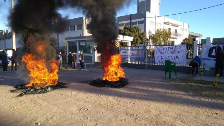 Reclamos en la fábrica de Zanella en San Luis.