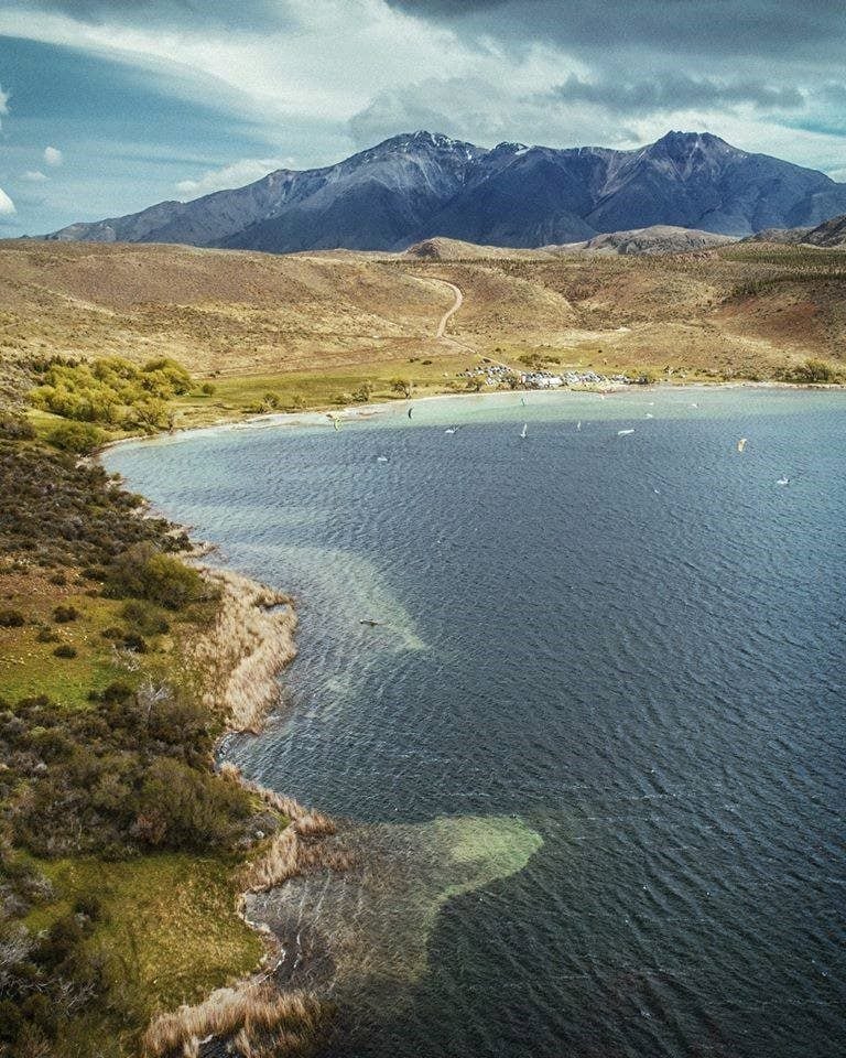 Laguna Willmanco, uno de las varios atractivos que tiene la ciudad de Esquel.