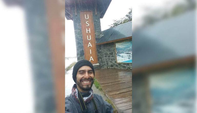 Brian, feliz al llegar a Ushuaia (Brian Alanís)