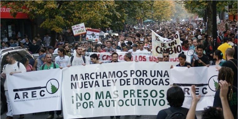 La marcha por la legalización de la marihuana pasó por Rosario