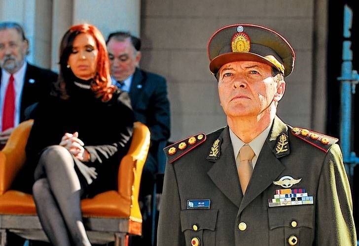 El ex jefe del Ejército kirchnerista César Milani  está detenido en Campo de Mayo, presenció la primera audiencia de este juicio por videoconferencia