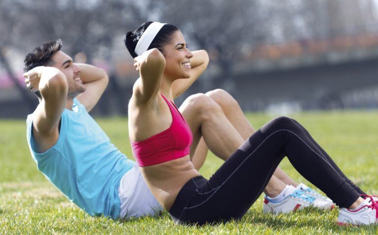 realizar ejercicios para acompañar a una dieta balanceada