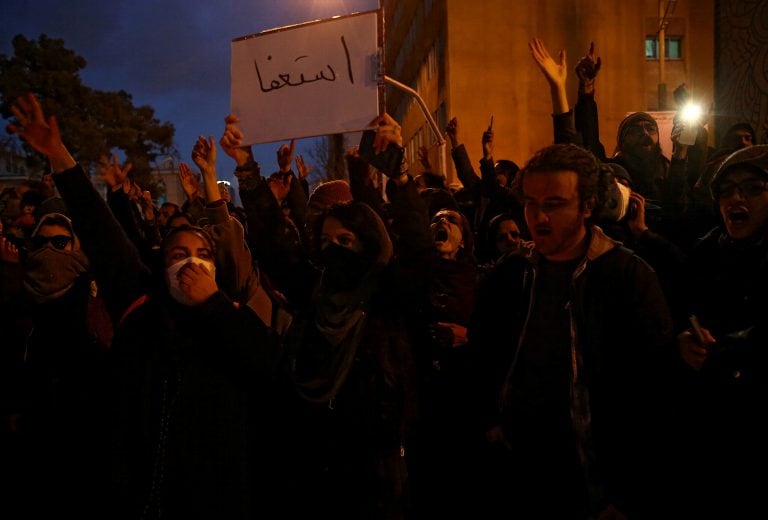 Protestas por las víctimas del avión derribado. (Foto:Tabatabaee/WANA via Reuters)