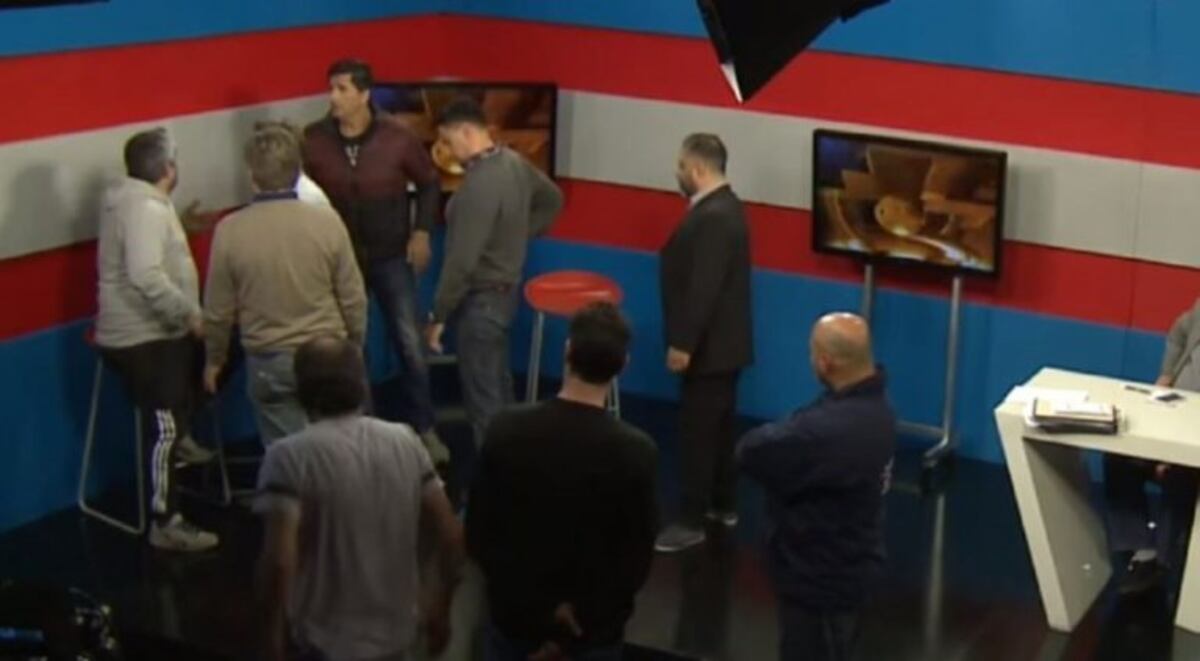 ¡Papelonazo! Así continuó la pelea entre el "Gato" Sessa y el relator de Gimnasia (LP)
