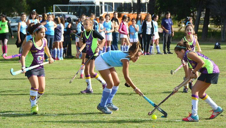 Encuentro de hockey en la base
(Foto: Gaceta Marinera)