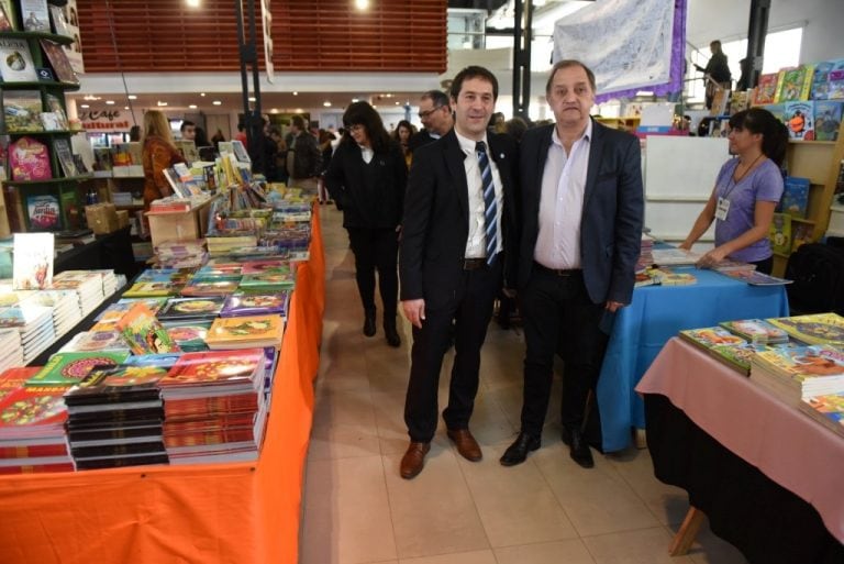 El vyceintendete Pablo  Luque y el intendente visitaron los stands.