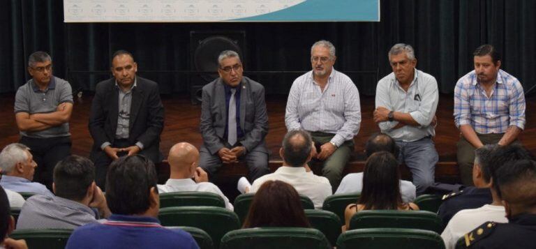 Funcionarios de Salud, Seguridad, Gobierno y Desarrollo Humano, en la reunión donde se definió aspectos de los controles a implementar en el fin de semana de carnaval.