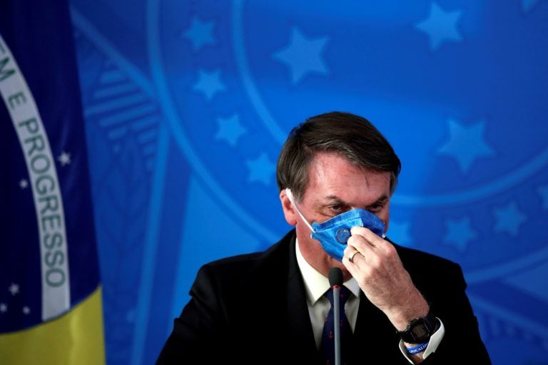 Bolsonaro afirmó que los medios diseminaron pánico en virtud de lo que ocurre en Italia. (Foto:REUTERS/Ueslei Marcelino)