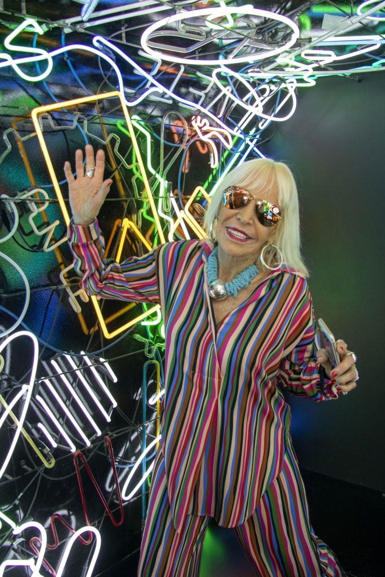 La artista argentina Marta Minujin posa durante la presentación de su proyecto "La Menesunda Reloaded" en el New Museum de Nueva York. (EFE)