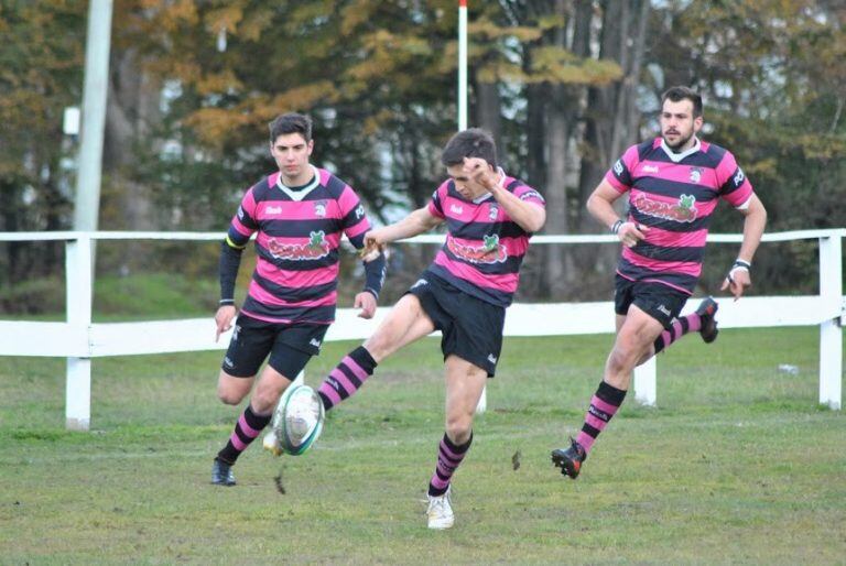 Las Águilas vs URC.