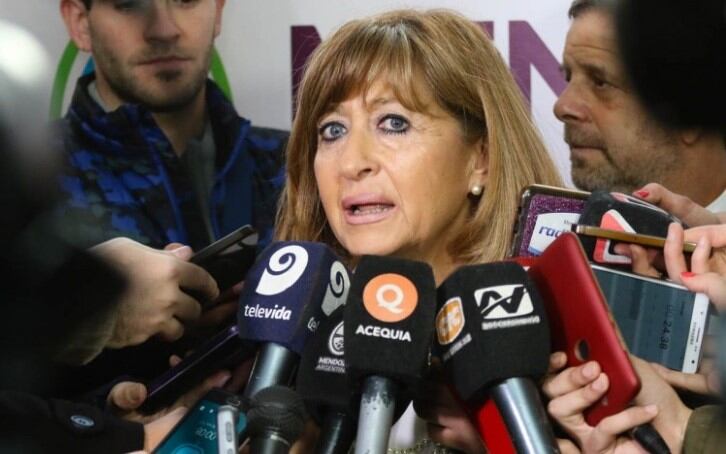 La ministra de Salud de Mendoza, Elisabeth Crescitelli.