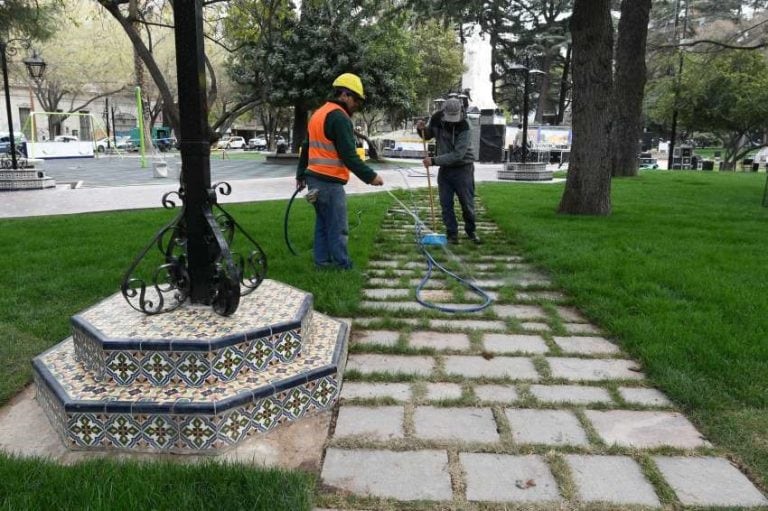 La plaza tiene espacios verdes.  Foto: José Gutiérrez / Los Andes.