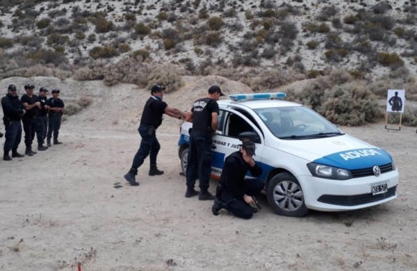 Unos 110 policias estar en calidad de ineptos.