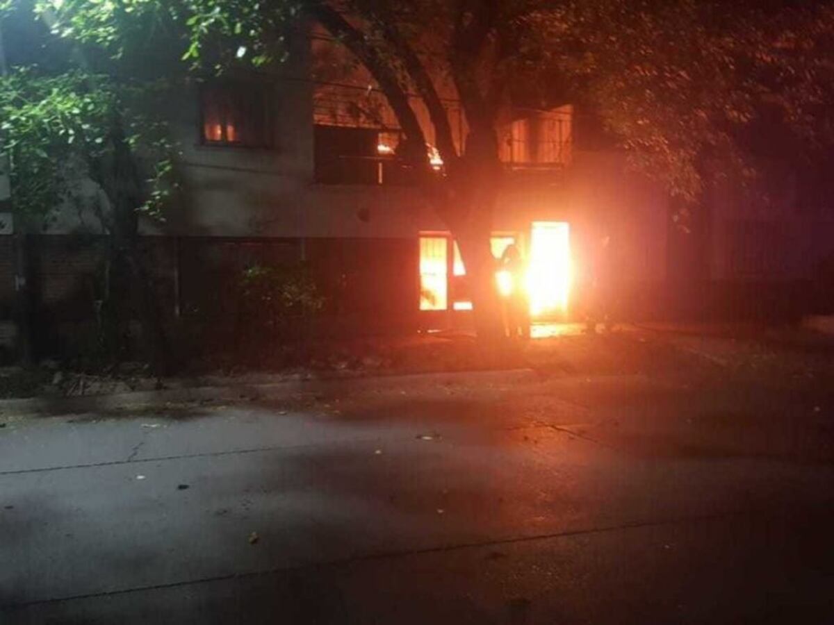 Un incendió terminó con una casa que estaba a la venta en Las Heras