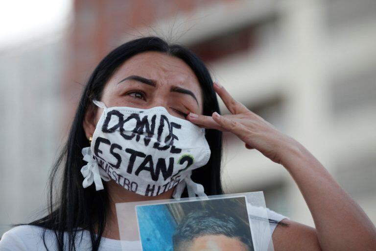 Mujeres se manifestaron ante el gobernador