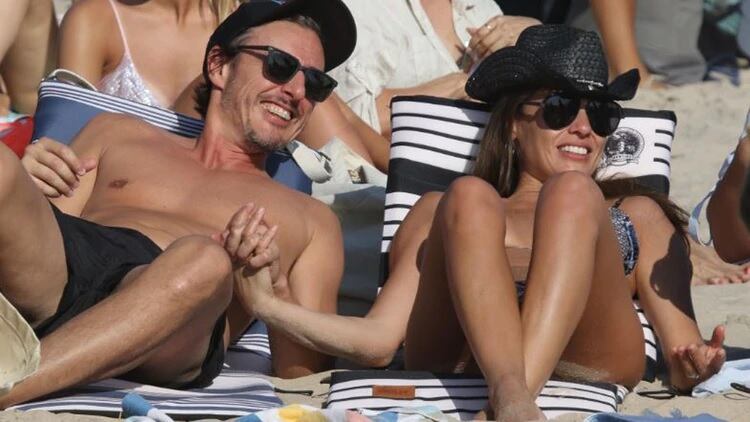 Pampita y García Moritán a los besos en sus vacaciones en Punta del Este