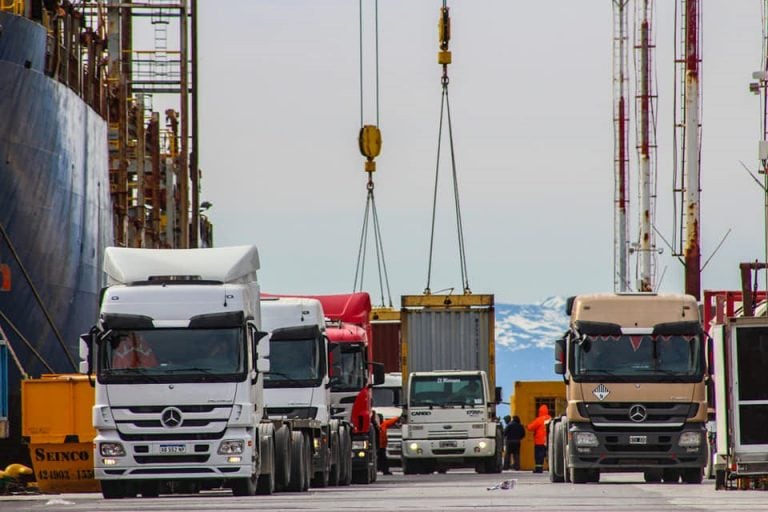 Puerto Ushuaia - Punto logístico dinamizador de la economía regional