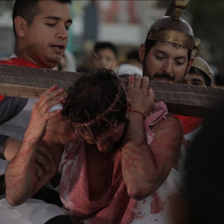 Un buzo profesional personificó a Jesús.