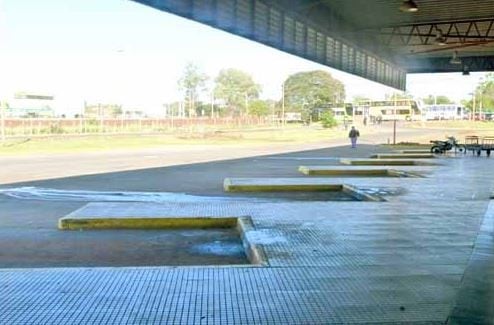 Los micros de media y larga distancia no están ingresando a la Terminal de Posadas. (Foto: Misiones Online)