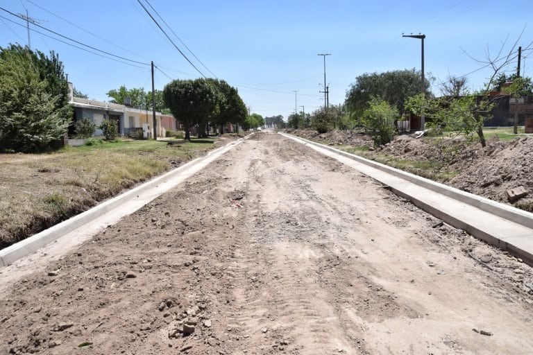 Pavimentación en Laguna Larga