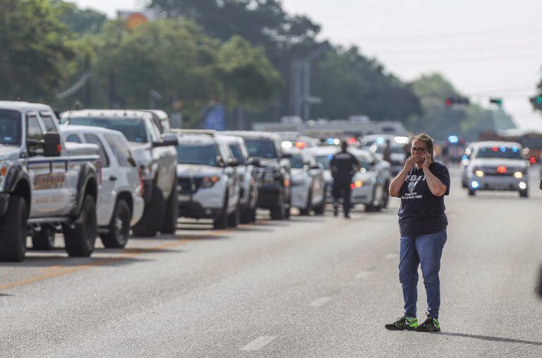 En fotos: las impactantes escenas del tiroteo en una escuela de Texas