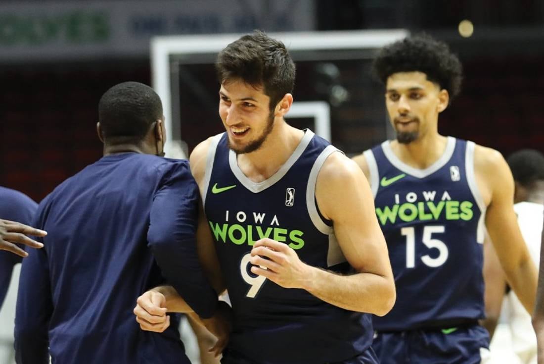 Bolmaro tuvo una gran actuación en Iowa (Wolves)