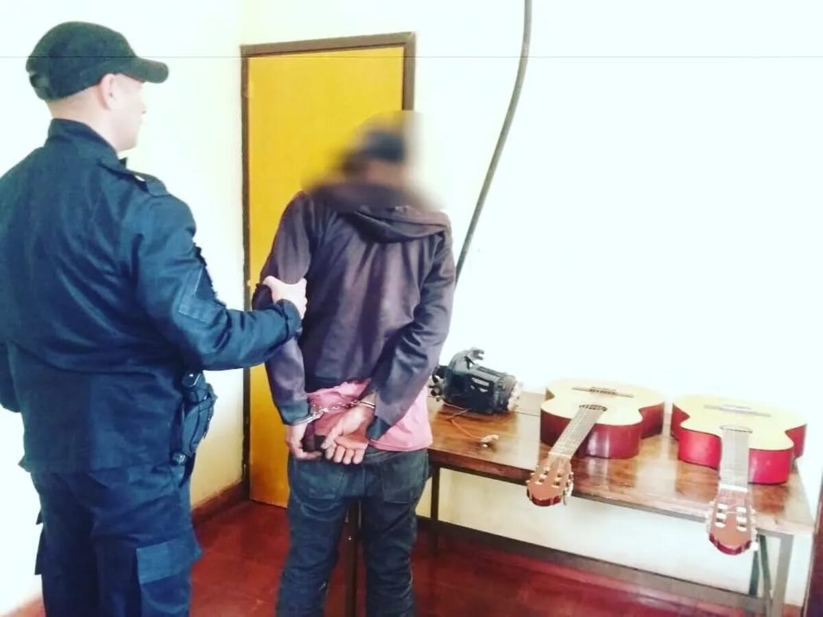 Detienen a un individuo y recuperan instrumentos musicales robados en Dos de Mayo