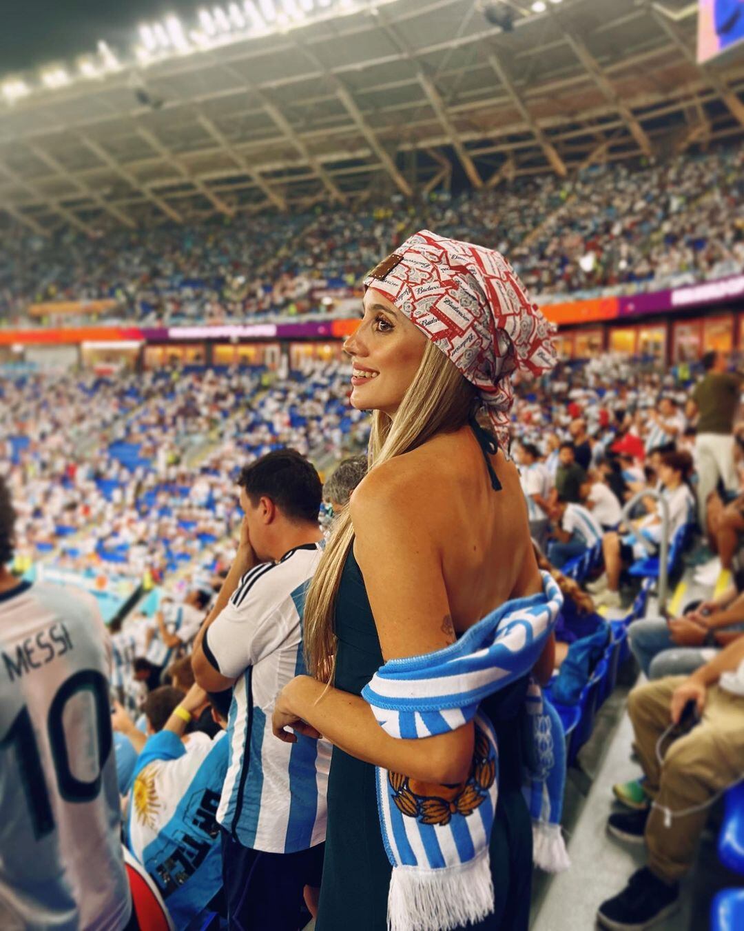 More Beltrán causó furor con su look desde la cancha alentando a la Argentina.