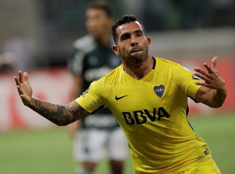 Carlos Tevez festeja en Brasil. (Foto: AP Photo/Andre Penner)