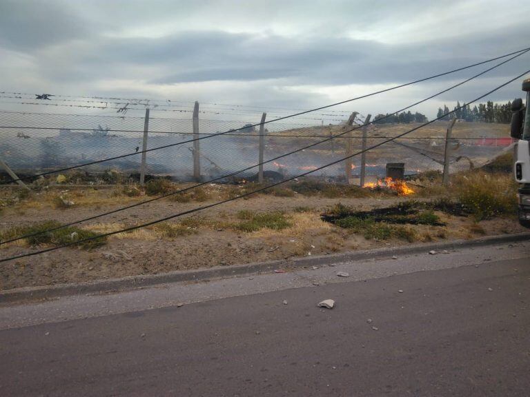 Se incendio parte del predio.