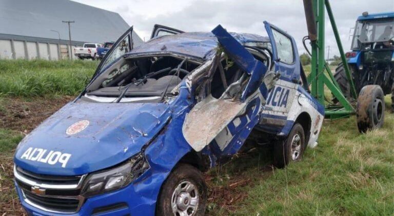 Impactante choque de una camioneta de la Policía de Córdoba (ElRegionalVM.com.ar)