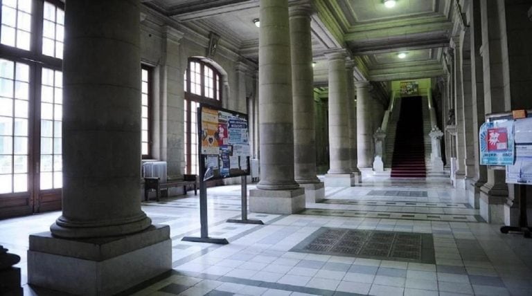 El Rectorado del Colegio Nacional Buenos Aires se pronunció sobre la medida. 