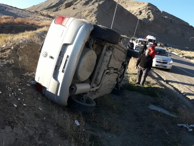 La joven que conducía fue trasladada al Hospital Regional.