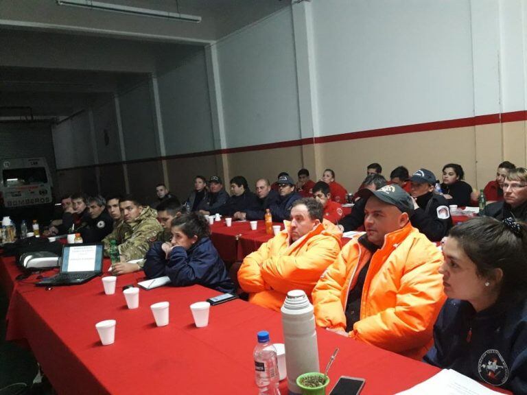 Curso teórico práctico en Bomberos Voluntarios