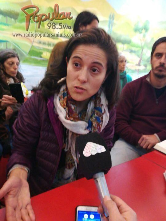 Marina Lembo, una de las manifestantes, afirmó: "Estamos apoyando a Weber porque creemos que la causa está llena de errores procesales y desprolijidades.