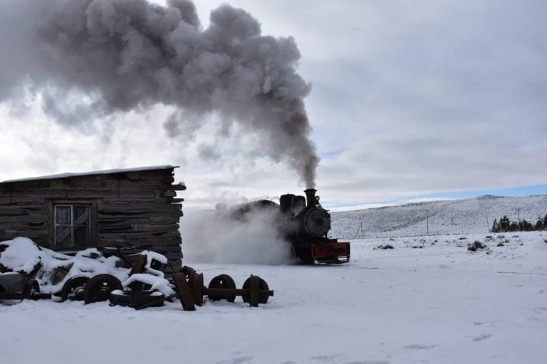 Postal de invierno del Viejo Expreso Patagónico La Trochita.