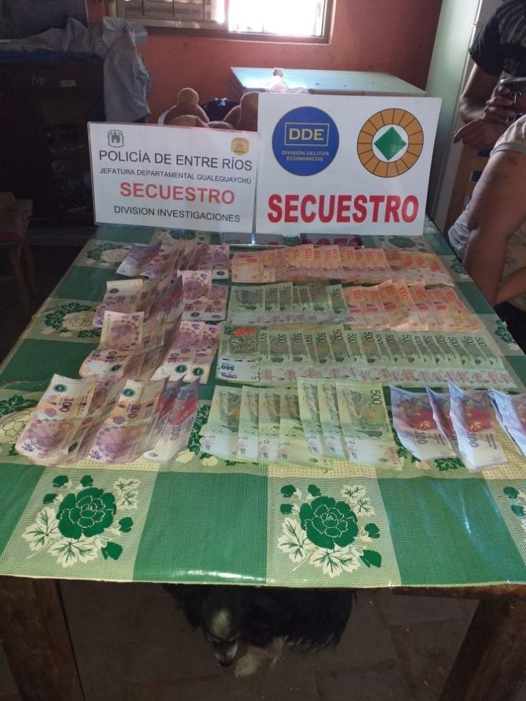 Allanamientos y secuestro - investigan estafas.
Crédito: policia ER