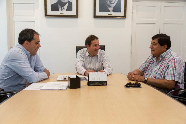 Juan Pablo Luque y referentes del Centro de Empleados de Comercio.