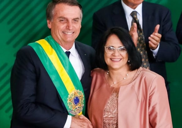 Damares Alves y Jair Bolsonaro (Web)