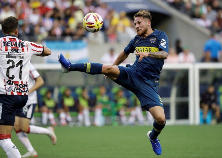 Alexis Mac Allister tuvo un gran debut como titular y aportó un gol. Foto: AP/Elaine Thompson.