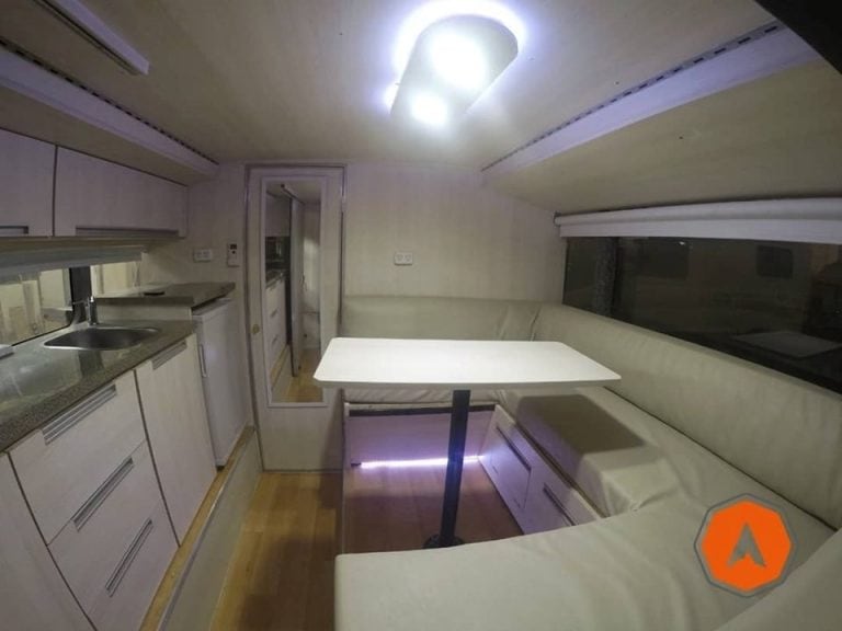 El motorhome para La Mona Jiménez que es fabricado por una empresa cordobesa. (Facebook Cinzia)