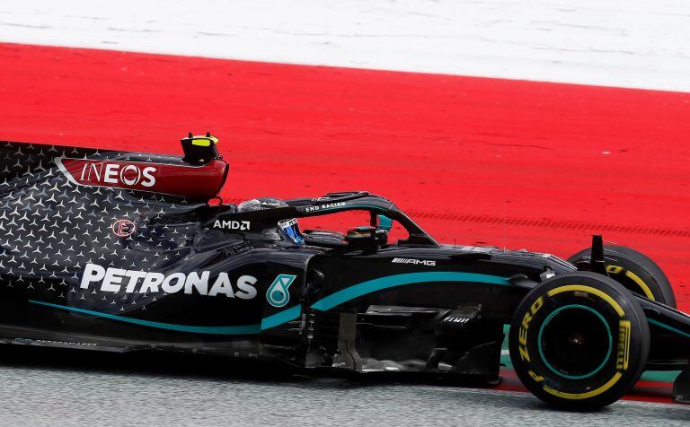 Bottas completó el 1-2 de Mercedes para mantenerse en la vanguardia del campeonato.