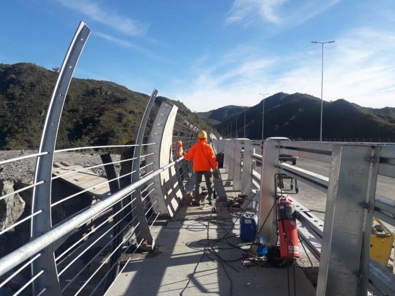 Nuevo puente sobre el San Roque.