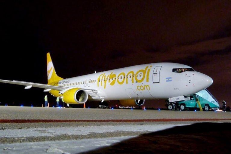 Los vuelos de FlyBondi en el aeropuerto de El Palomar fueron cancelados y desviados a Ezeiza.