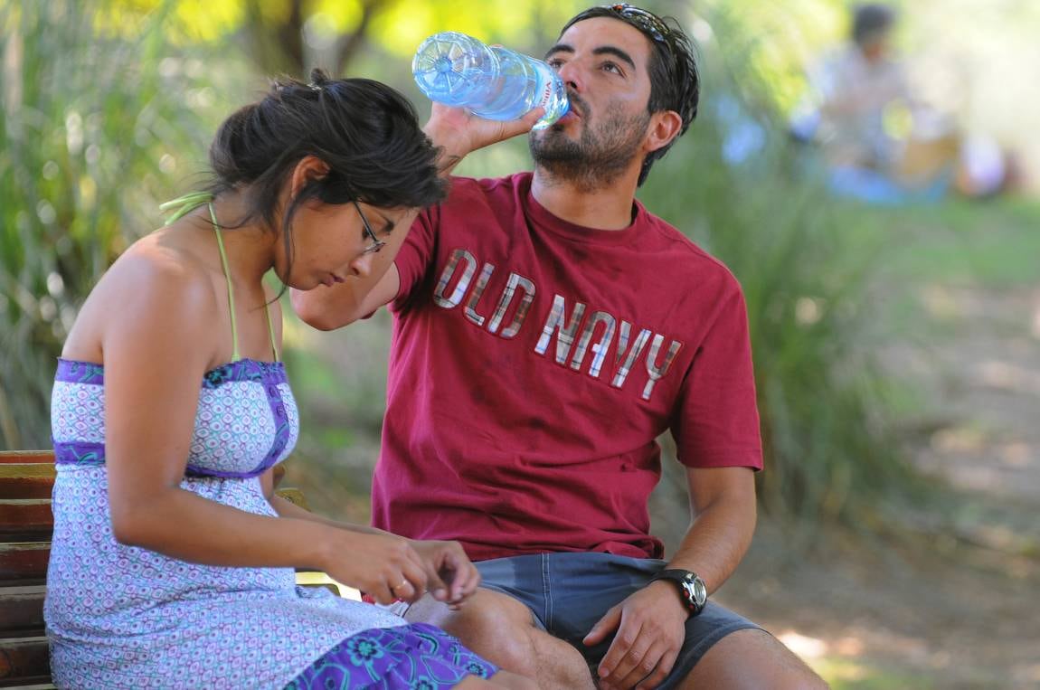 Mucha agua, poco sol y ropa clara para evitar el golpe de calor