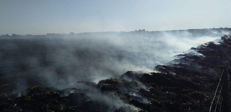 Incendio en zona rural de Marull (Bomberos voluntarios de Marull)