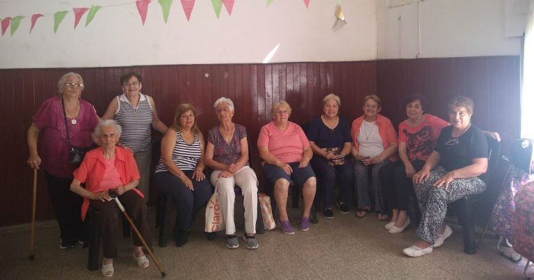 Encarnación Díaz cumplió 100 años y hubo festejo en el Centro de Jubilados Amigos de Yapeyú.