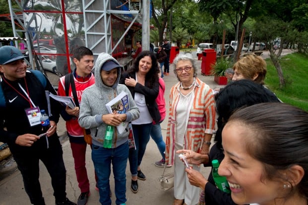 Capacitaron a los chicos de La Luciérnaga para que sean guías turísticos durante el CILE.