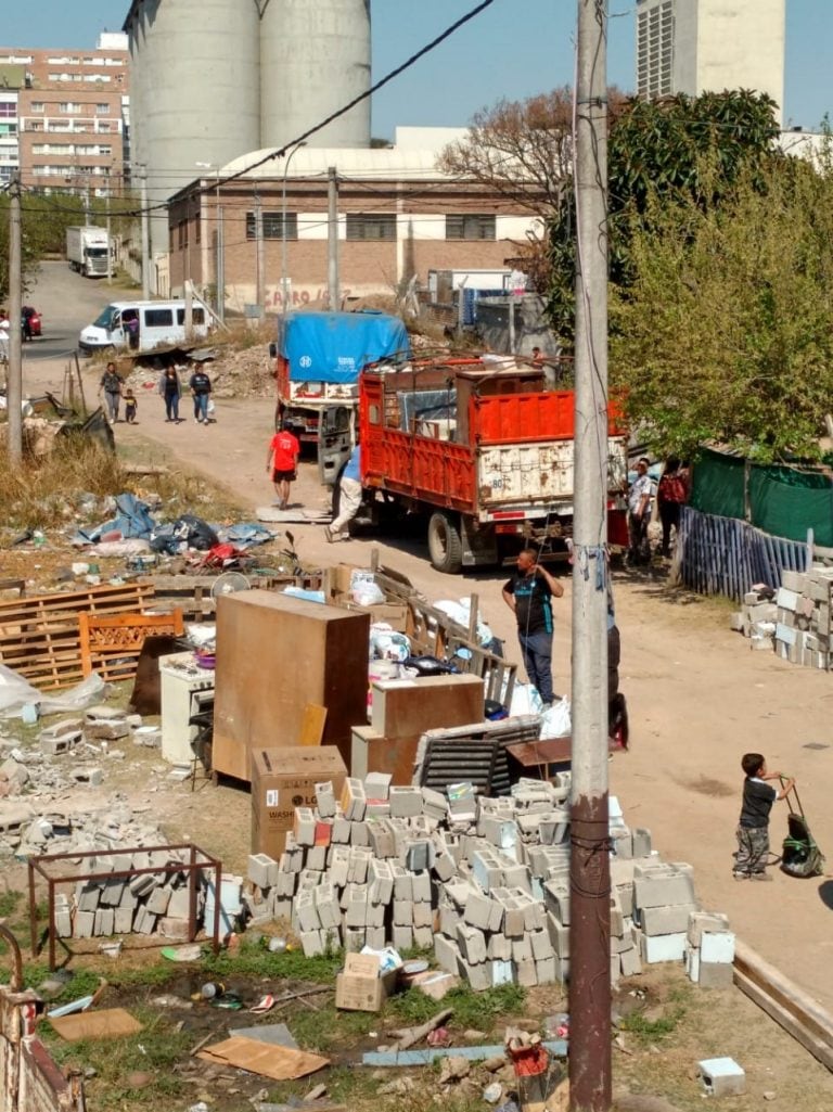 El desalojo de la Villa La Maternidad en Córdoba se desarolló sin mayores incidentes.