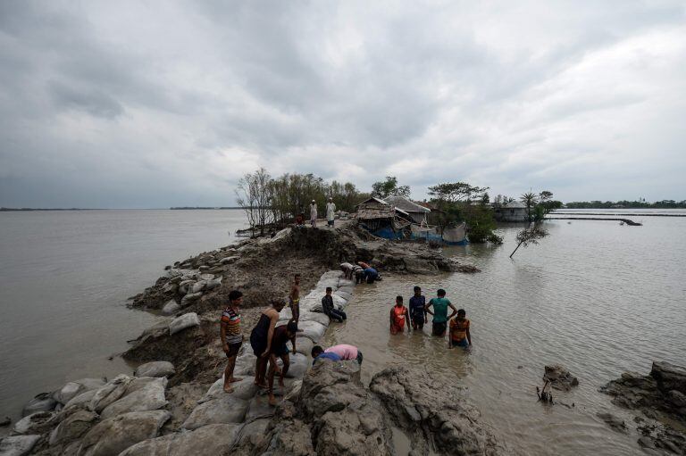 El superciclón Amphan dejó al menos 88 muertos en India y Bangladesh (AFP)